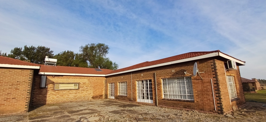 7 Bedroom Property for Sale in Harpington A H North West